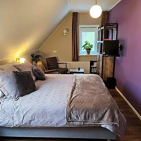 Bed and Breakfast Veenemaat 3*
