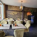 Veenemaat 4*